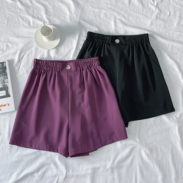 Női rövidnadrág elasztikus derékkal és gombbal