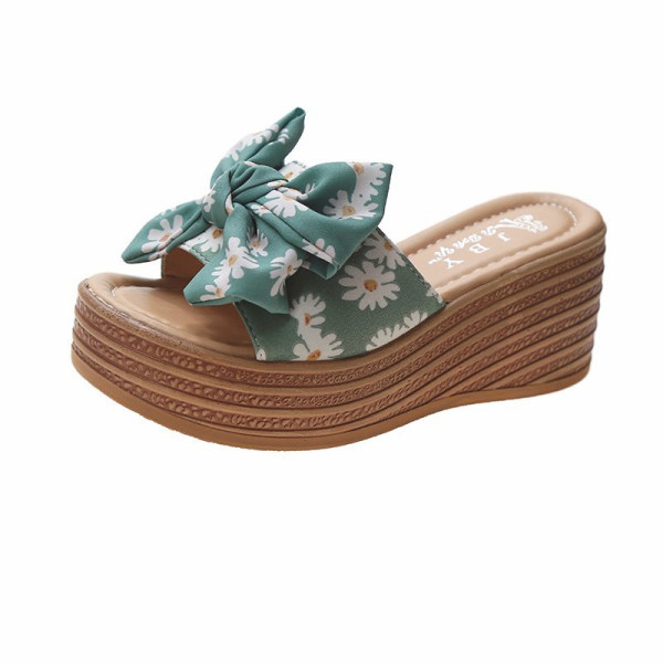 Naiste platvormi, paela ja lillemustriga sussid