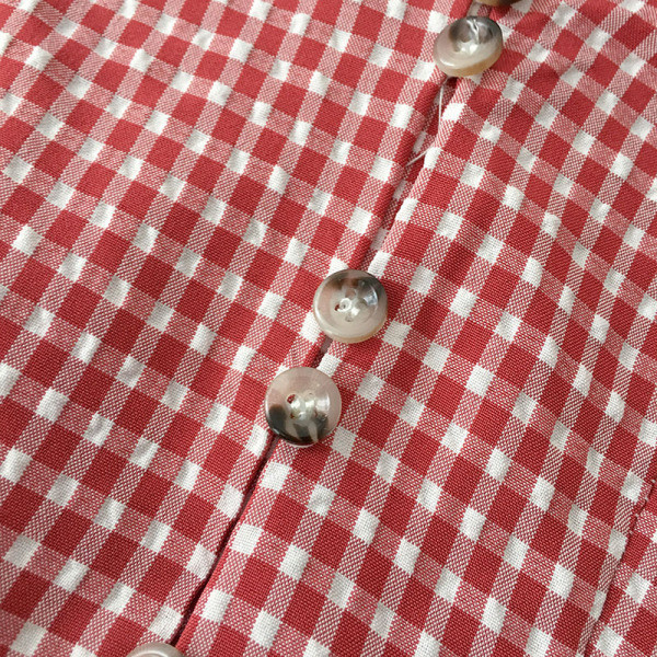 Cămașă scurtă de damă cu mâneci scurte și nasturi