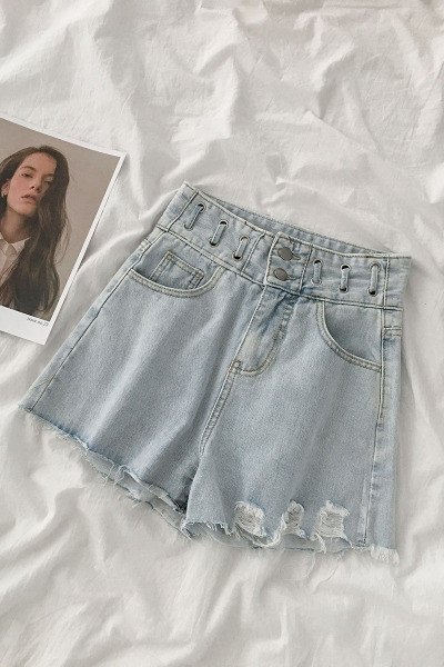 Blugi scurti de dama model lat cu talie inalta si motive rupte