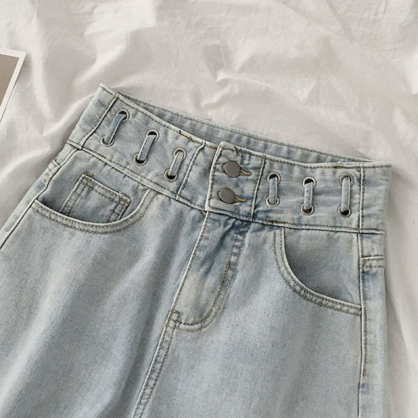 Blugi scurti de dama model lat cu talie inalta si motive rupte