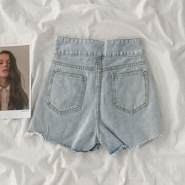 Blugi scurti de dama model lat cu talie inalta si motive rupte