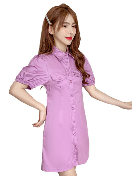 Naiste kleit nööpidega ja lahtise seljaga paelaga