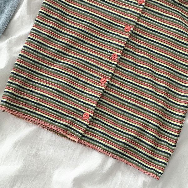 Tricou dama in dungi cu nasturi si decolteu rotund