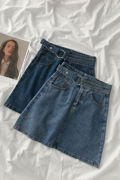Μοντέρνα γυναικεία φούστα τζιν με ζώνη και τσέπες