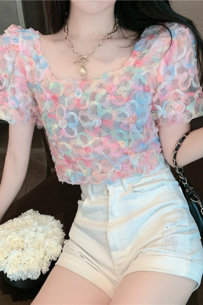 Moodne naiste lühike ruudukujulise kaelusega pluus