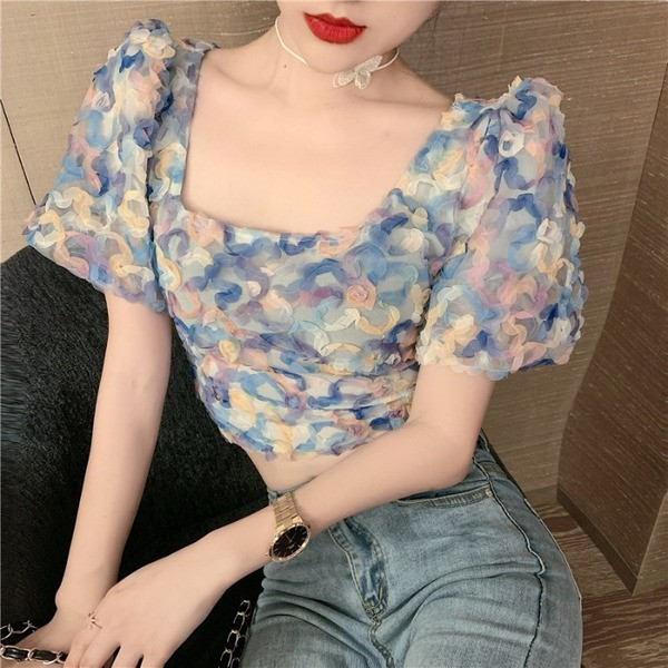 Moodne naiste lühike ruudukujulise kaelusega pluus