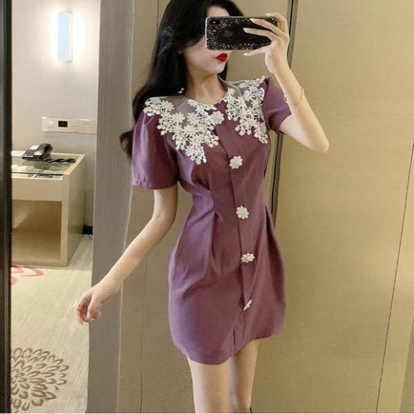 Lühike naiste kleit pitsiga