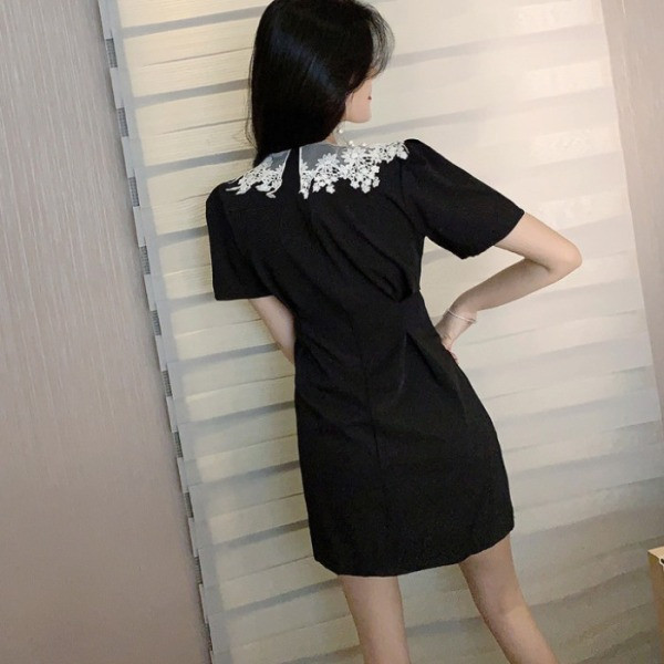 Lühike naiste kleit pitsiga