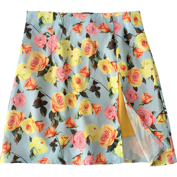 Stiilne naiste seelik lillemotiividega ja kõrge vöökohaga