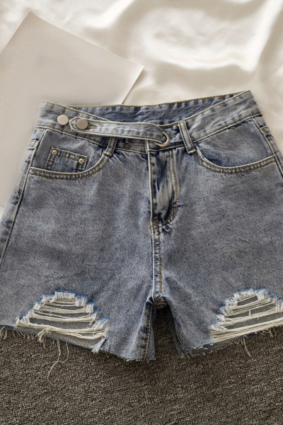 Къси дамски дънкови панталони със скъсани мотиви и регулираща се талия 