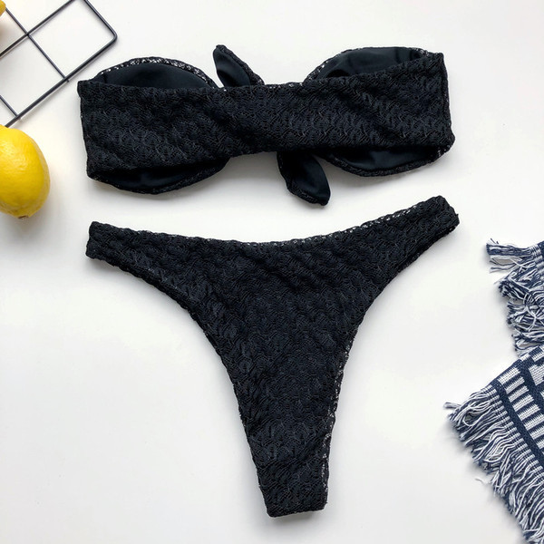 Costum de baie negru din două piese cu un nod în partea de sus