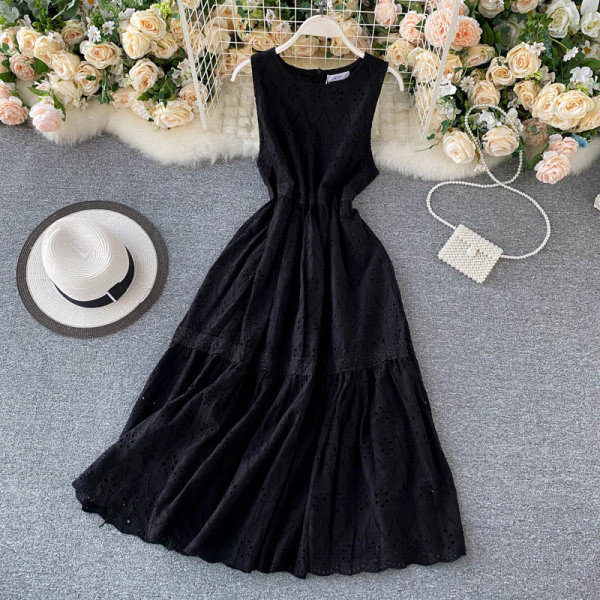 Μακρύ γυναικείο φόρεμα με οβάλ λαιμόκοψη και φερμουάρ