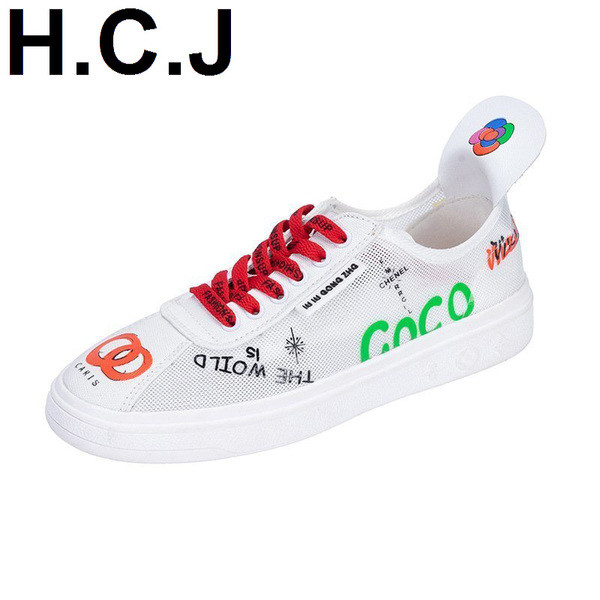 Lameda talla ja värviliste kirjadega naiste tossud