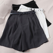 Pantaloni scurti eleganti model lat cu talie inalta si curea