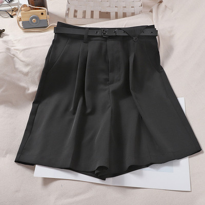 Pantaloni scurti eleganti model lat cu talie inalta si curea