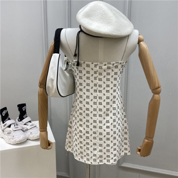 Moodne naiste kleit ketirihmadega ja helkurefektiga