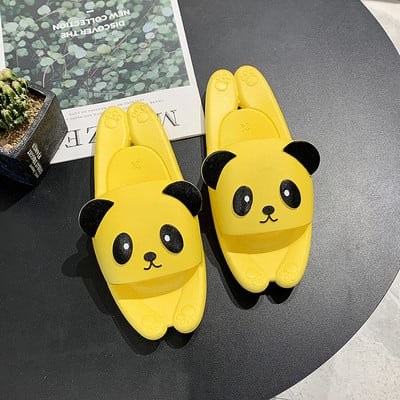 Γυναικείες λαστιχένιες παντόφλες με τρισδιάστατο στοιχείο κατάλληλα για τη παραλία