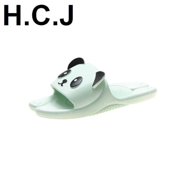 Γυναικείες λαστιχένιες παντόφλες με τρισδιάστατο στοιχείο κατάλληλα για τη παραλία