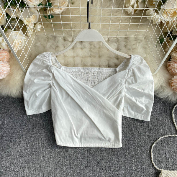 Bluză scurtă de damă cu decolteu spitz