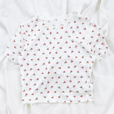 Γυναικείο μπλουζάκι με κοντά μανίκια και οβάλ λαιμόκοψη