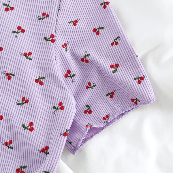 Γυναικείο μπλουζάκι με κοντά μανίκια και οβάλ λαιμόκοψη