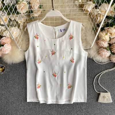 Top de damă din șifon cu broderie