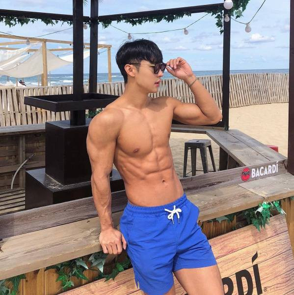 Kiiresti kuivavast kangast elastse vöökohaga meeste rannapüksid