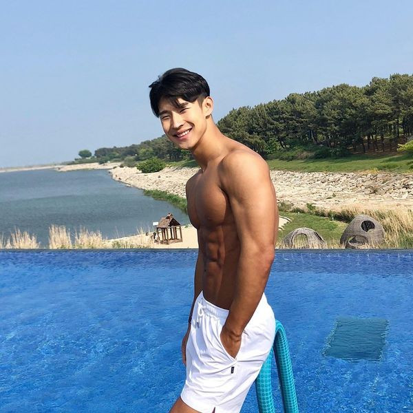 Kiiresti kuivavast kangast elastse vöökohaga meeste rannapüksid