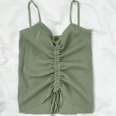 Μοντέρνα γυναικεία μπλούζα με κορδόνια και λαιμόκοψη