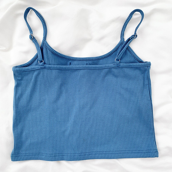 Naiste igapäevane ümmargune kaelus ja õhukesed rihmad