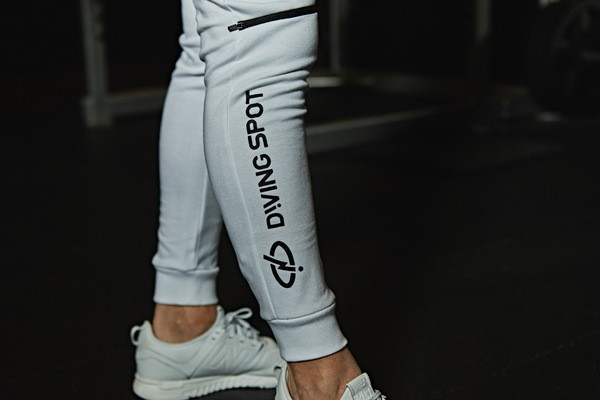 Αθλητικά και casual ανδρικά παντελόνια με επιγραφή και φερμουάρ