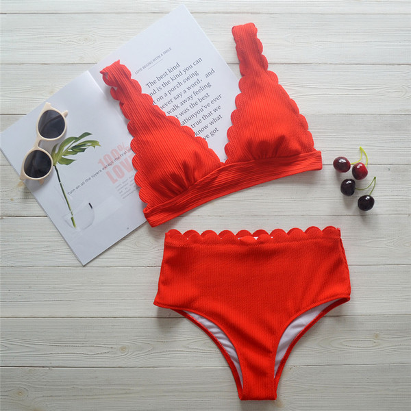 Κόκκινο γυναικείο μαγιό με λαιμόκοψη και ψηλή μέση