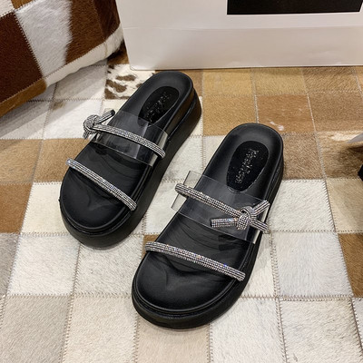 Sieviešu čības ar augstām zolēm un silikona siksniņu