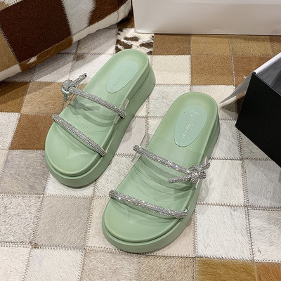 Sieviešu čības ar augstām zolēm un silikona siksniņu