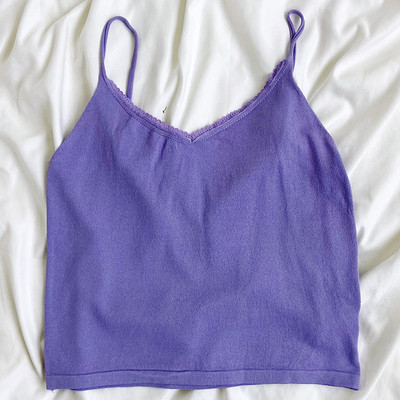 Naiste topp spits-kaelusega ja õhukeste rihmadega