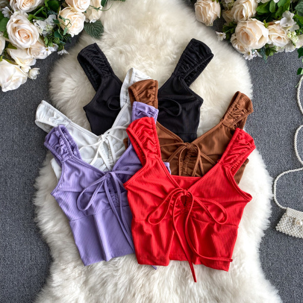 Moodne velvetist trikoo ja lipsudega naiste topp