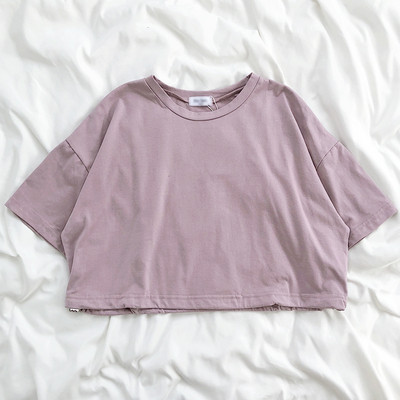 Γυναικείο κοντό μπλουζάκι με στρογγυλή λαιμόκοψη και κοντά μανίκια