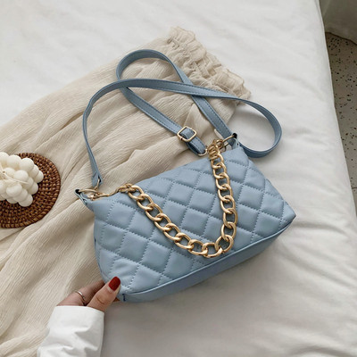 Γυναικεία καθημερινή τσάντα με μακριά λαβή και μεταλλικό στοιχείο