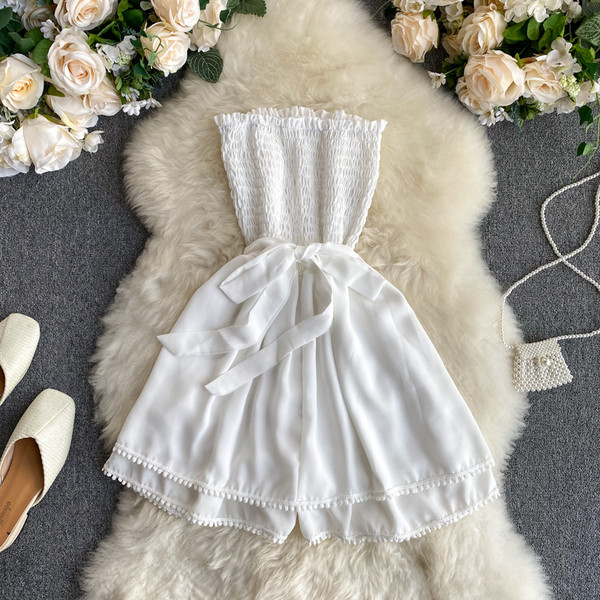 Salopetă de damă modernă cu curea