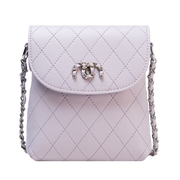 Κομψή γυναικεία τσάντα από οικολογικό δέρμα με αγκράφα