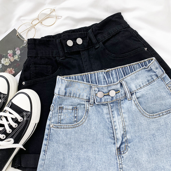 Γυναικείο σορτς τζιν με ελαστική μέση και κουμπιά