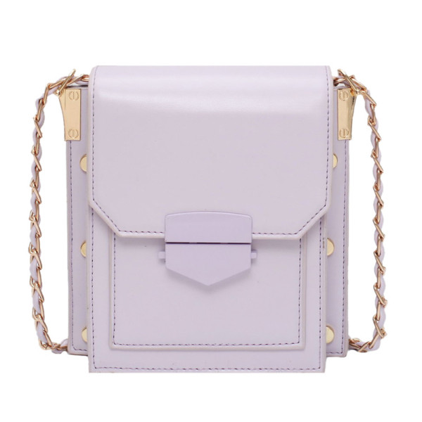 Σύγχρονη γυναικεία τσάντα από οικολογικό δέρμα πάνω από τον ώμο