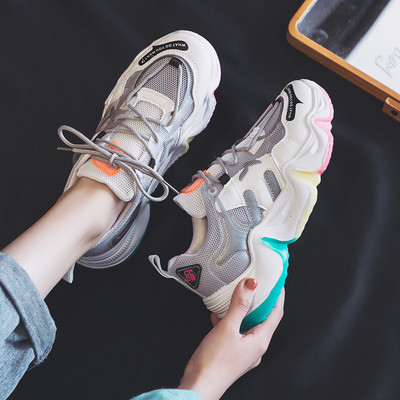 Αναπνεύσιμα γυναικεία πάνινα παπούτσια με πλέγμα και χρωματιστή σόλα