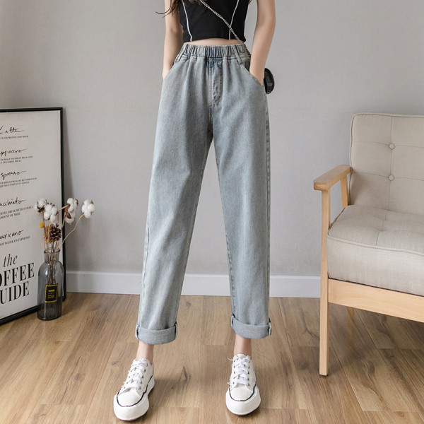 Sieviešu plati džinsi ar elastīgu jostasvietu