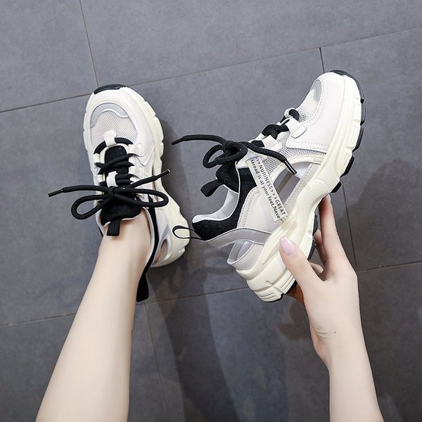 Καλοκαιρινά γυναικεία πάνινα παπούτσια με πλέγμα και ανοιχτά μέρη