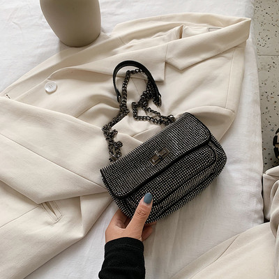 Geantă elegantă de damă, cu mâner metalic lung