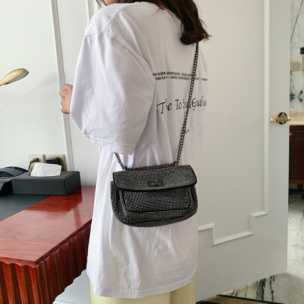 Geantă elegantă de damă, cu mâner metalic lung