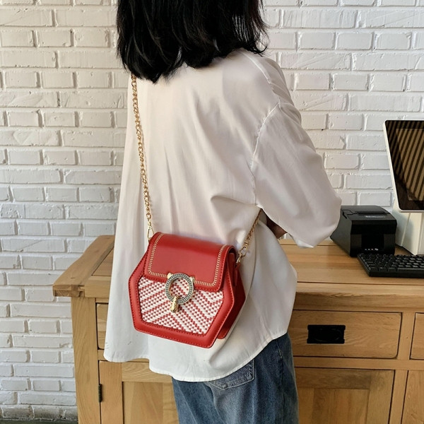 Geanta de dama eleganta din piele ecologica cu catarama