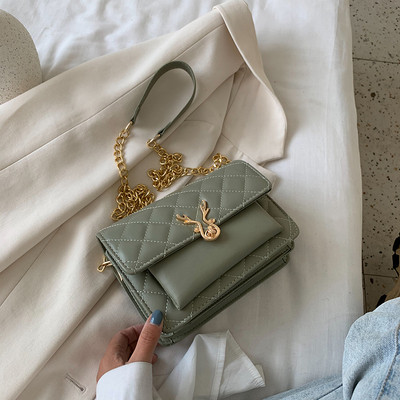 Geanta de dama actuala din imitatie de piele cu catarama